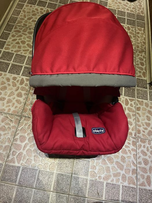 Продавам столче за кола chicco