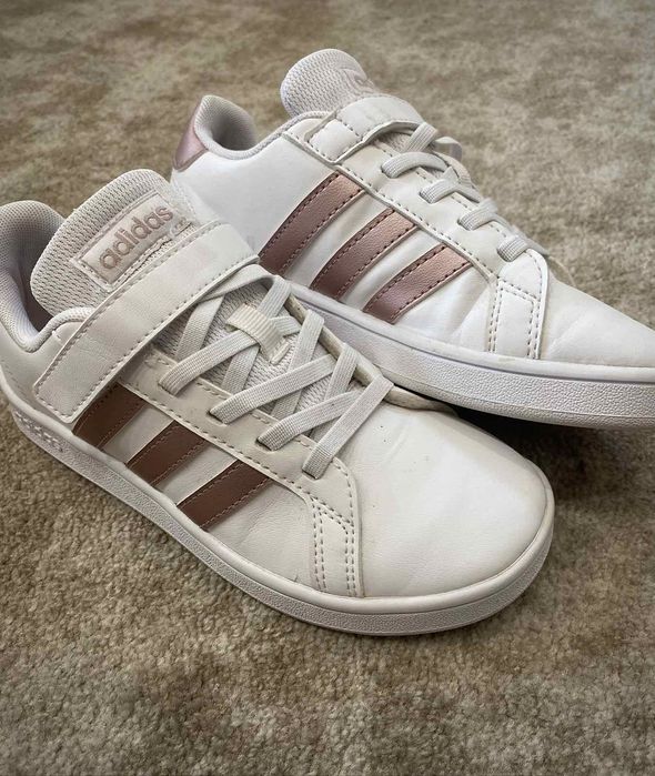 Маратонки adidas (момиче) 33 номер