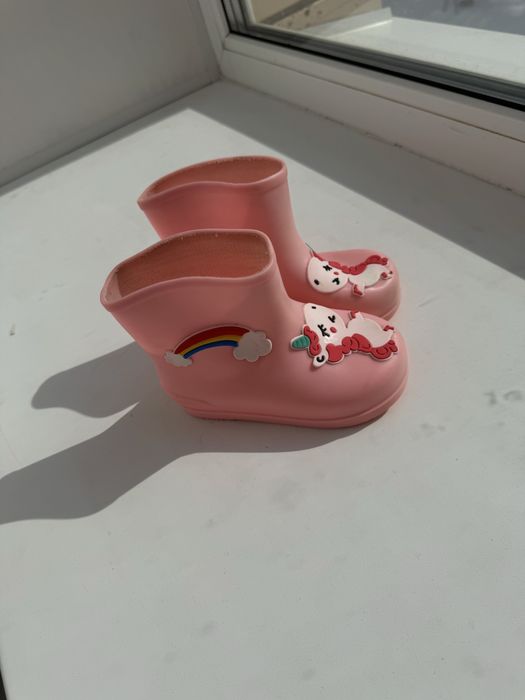 Продам детские резиновые сапоги 26 размер