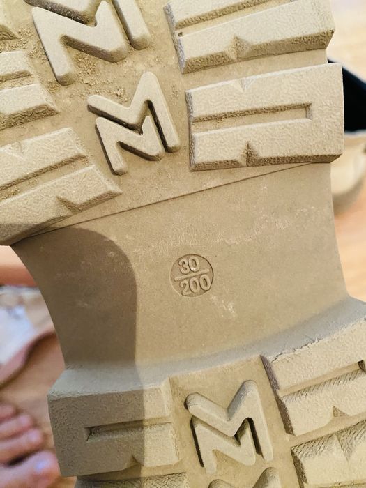 Продам обувь весенний девочке 30 размер