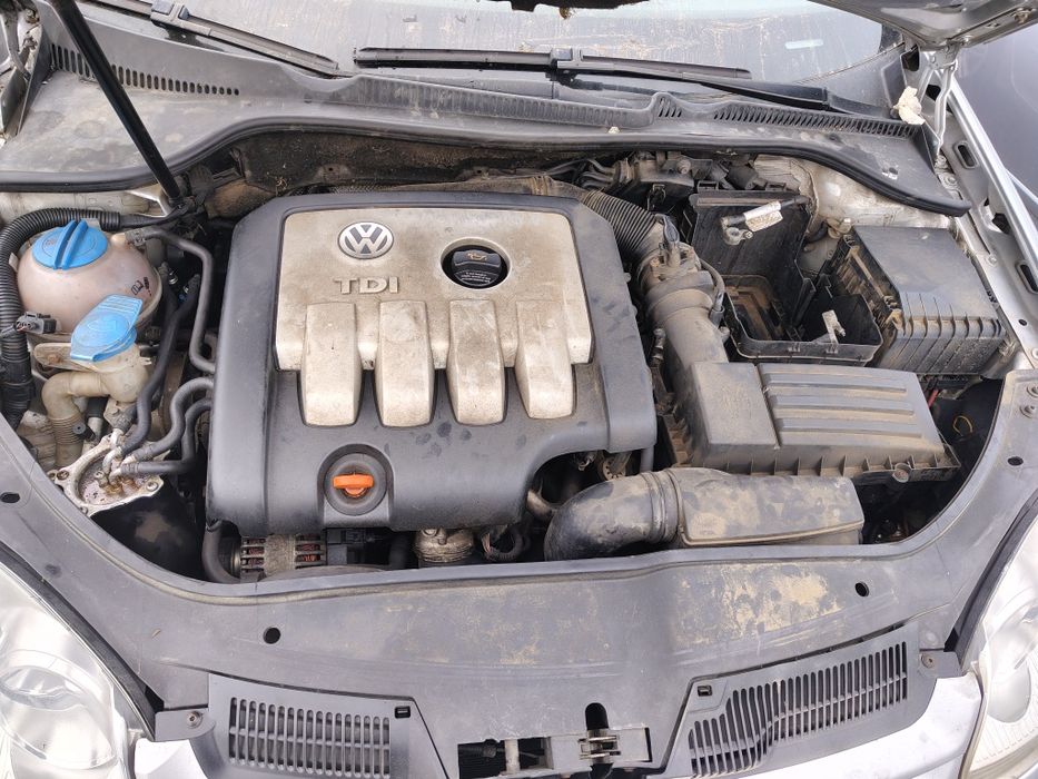 Piese motor BKD cutie ambreaj  stop bord ecu kit pornire oglinda haion ceasuri bord toba compresor clima egr injectoare caseta jug vw golf 5 2.0 bkd