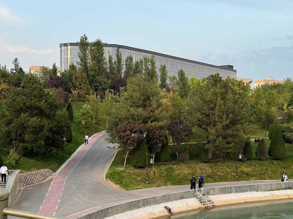 Продаётся шикарное современное 4-х этажное здание