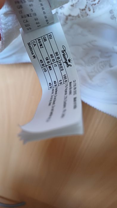 БЯЛ сутиен  Triumph 90 B НОВ