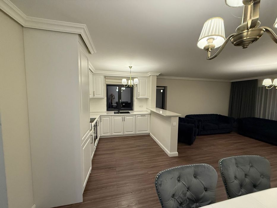 Superb Duplex cu acces separat și curte, Strada Narciselor Floreşti