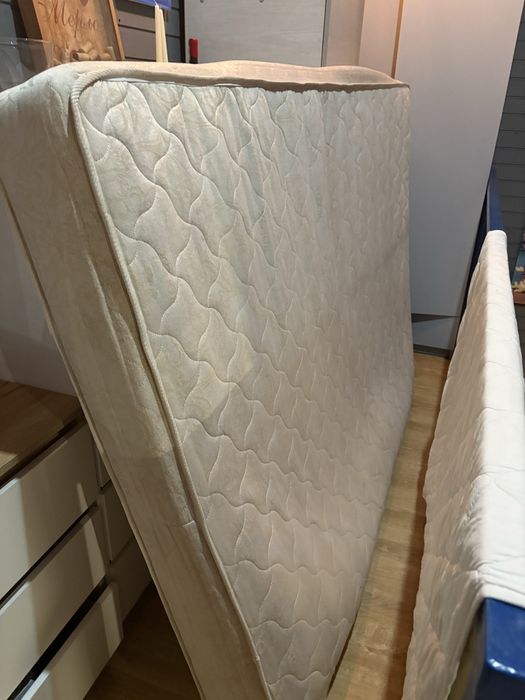 Продаю матрац 140/ 200 производство россия , состояние нормальное пруж