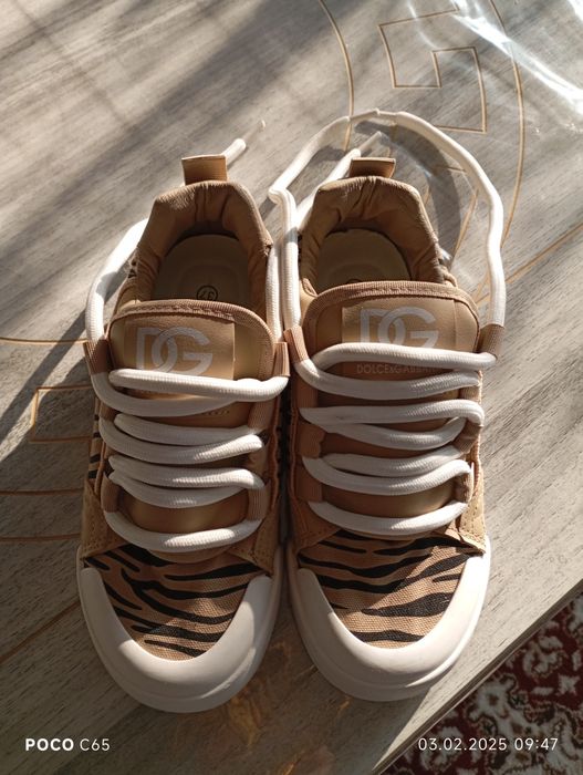 Продаются кросовки размер 37 одеты были один раз. Киргили