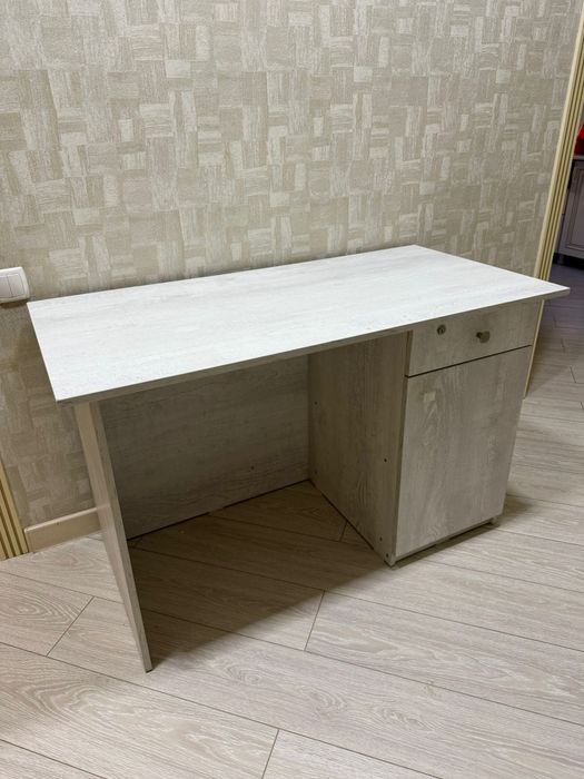 Продается стол - парта