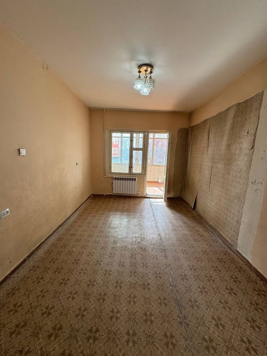 Гулзор 2 хона квартира сотилади