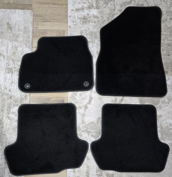 Гумени и мокетни стелки