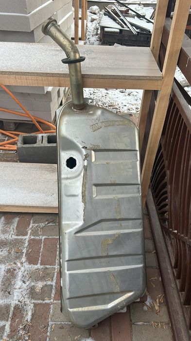 бак на мерседес 210