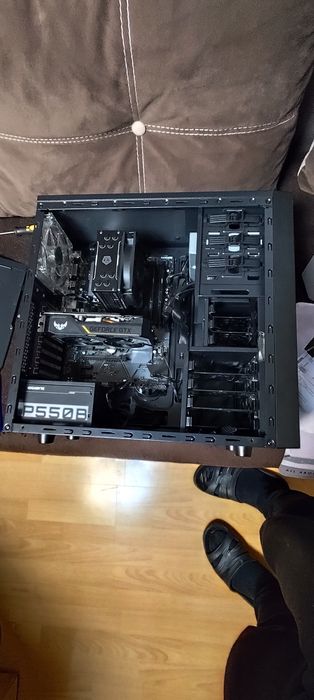 PC Desktop făcut la comanda
