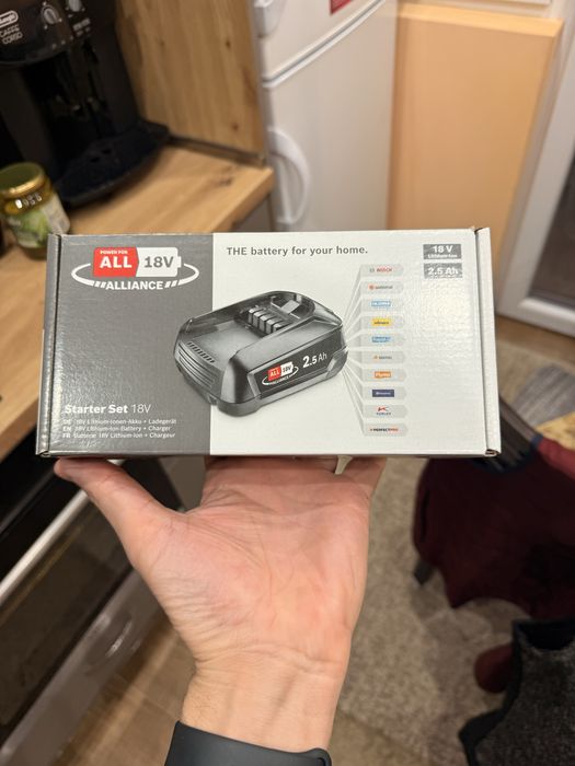 Батерия bosch 2.5 A със зарядно