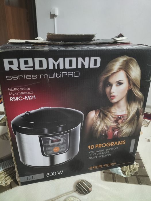 Мультиварка в отличном состояние