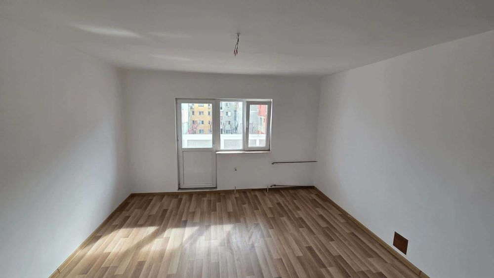 Apartament 3 camere Zona Calarasi