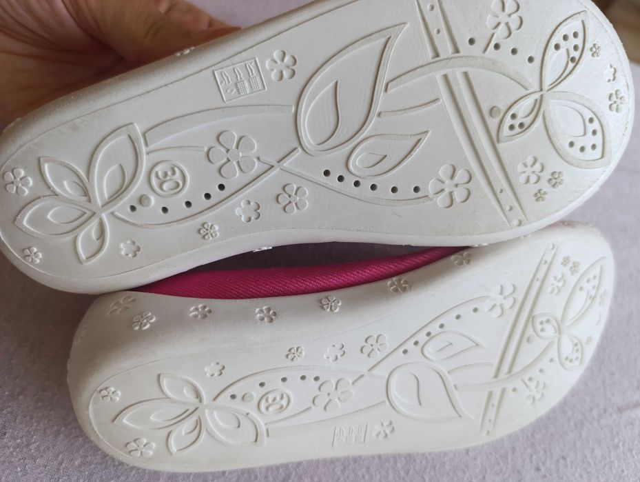 Пантофи за детска градина 30 номер