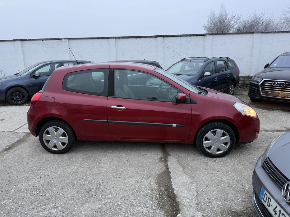 Inchiriez autoturism pentru livrari la domiciliu sau folosinta persona