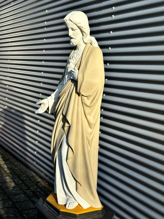 Statuie Iisus cu postament