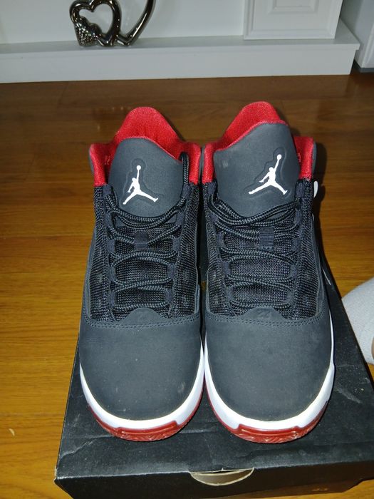 Nike Air Jordan Max Aura 2,ca noi! Acești pantofi sport inalți sunt un must-have pentru colecționarii de sneakers.