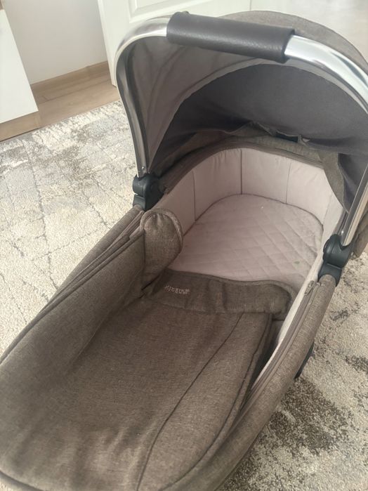 Mamas and papas кош за новородено