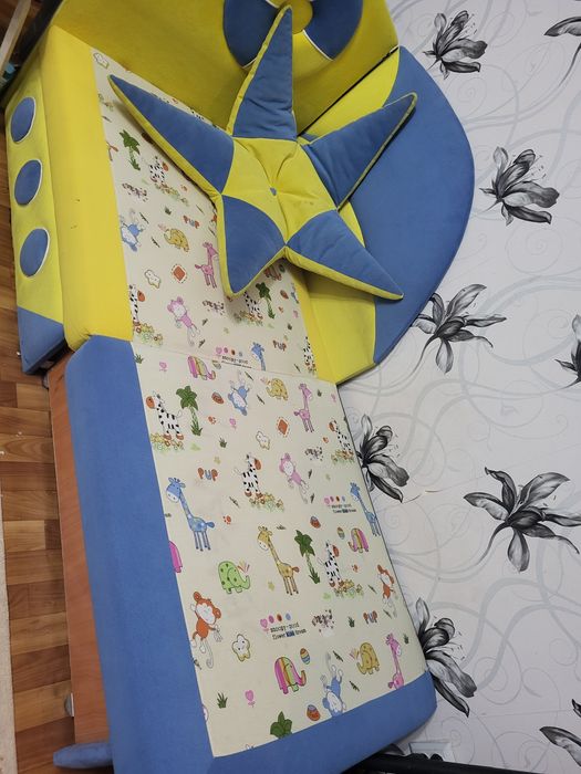 Детский диван кровать.