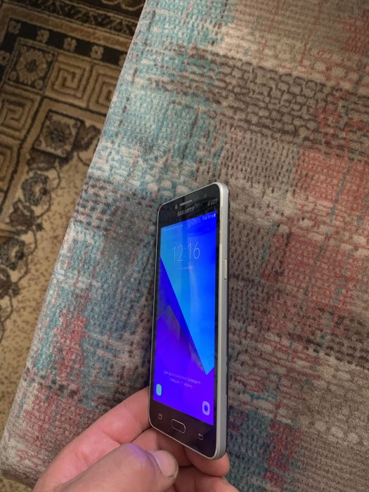 Продам самсунг j2