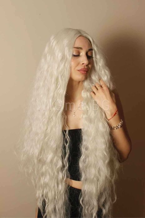 Дълга къдрава бяло руса лейс фронт перука Саша