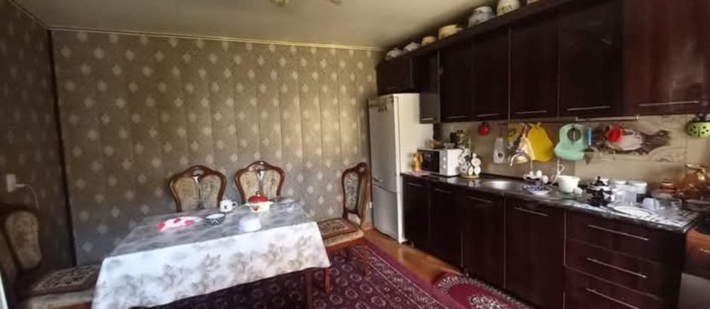 Продаётся  дом на 2 семьи