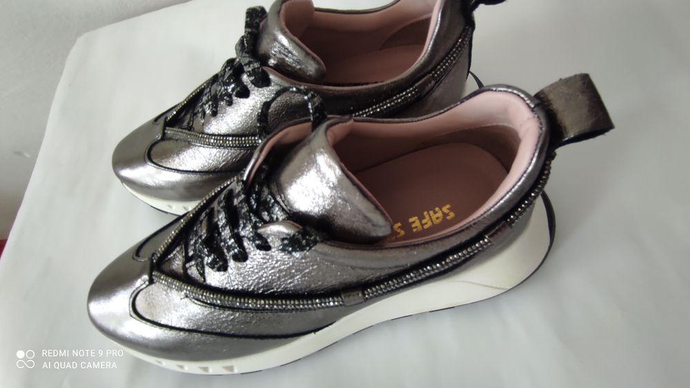 Кроссовки НОВЫЕ  отдам дешево