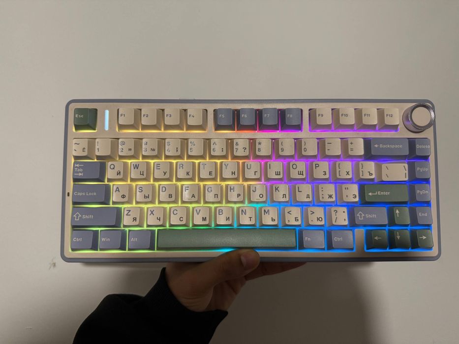 Продам клаву аулаф75 все работает