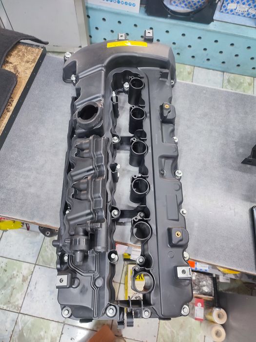 Крышка клапанная N54 новая BMW