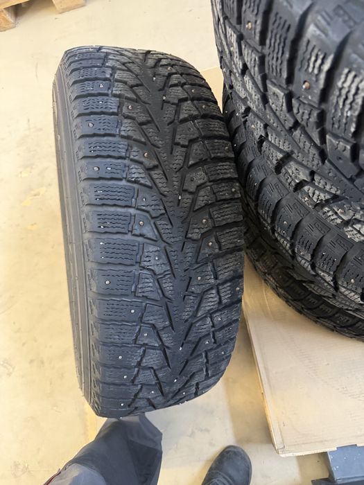 Продам диски R17 с зимней резиной MAXXIS