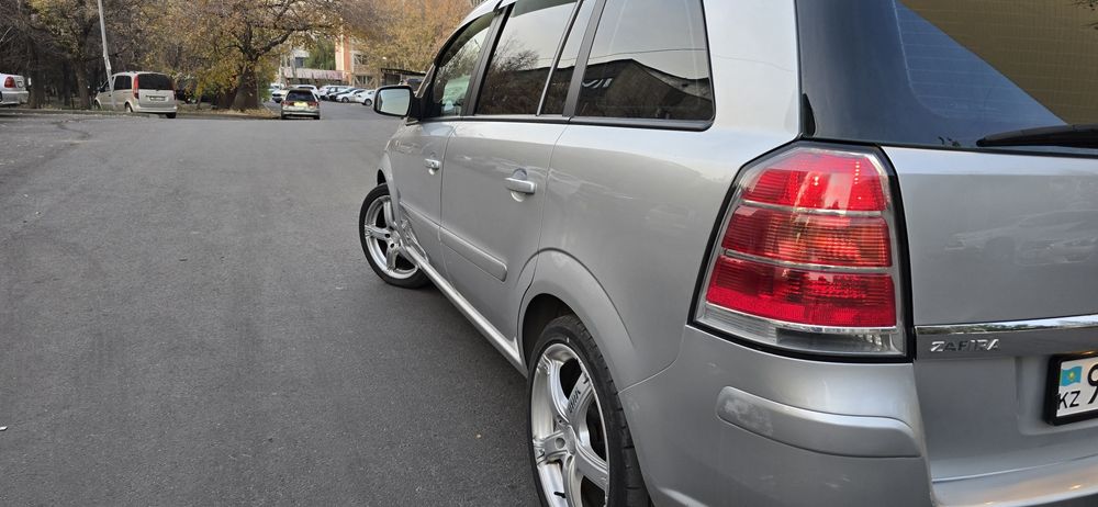 Opel Zafira B - 7 мест
