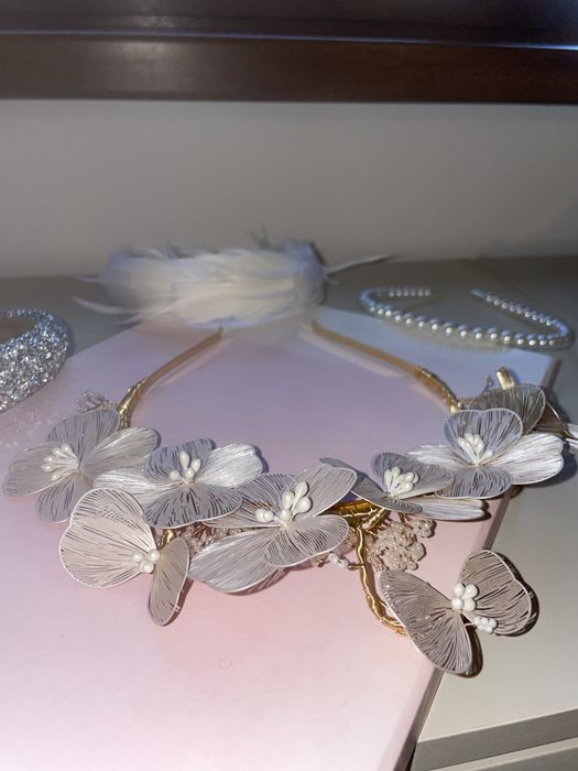 Бяла диадема