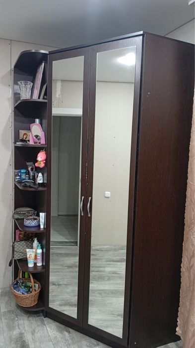 Продам шкаф угловой