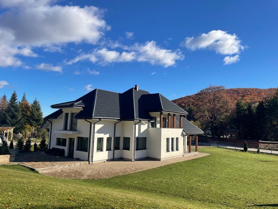 Vila moderna P+1E, cu foisor, beci si garaj, teren 3.000 mp, finisaje premium