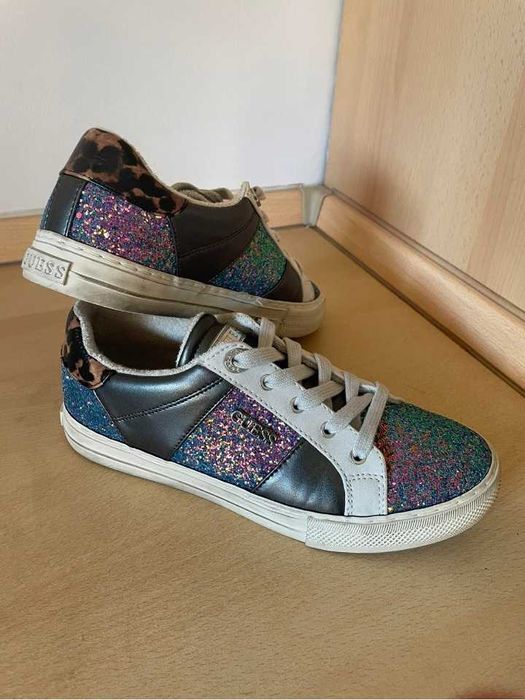 Сникърси GUESS, рр 39. Отлично състояние