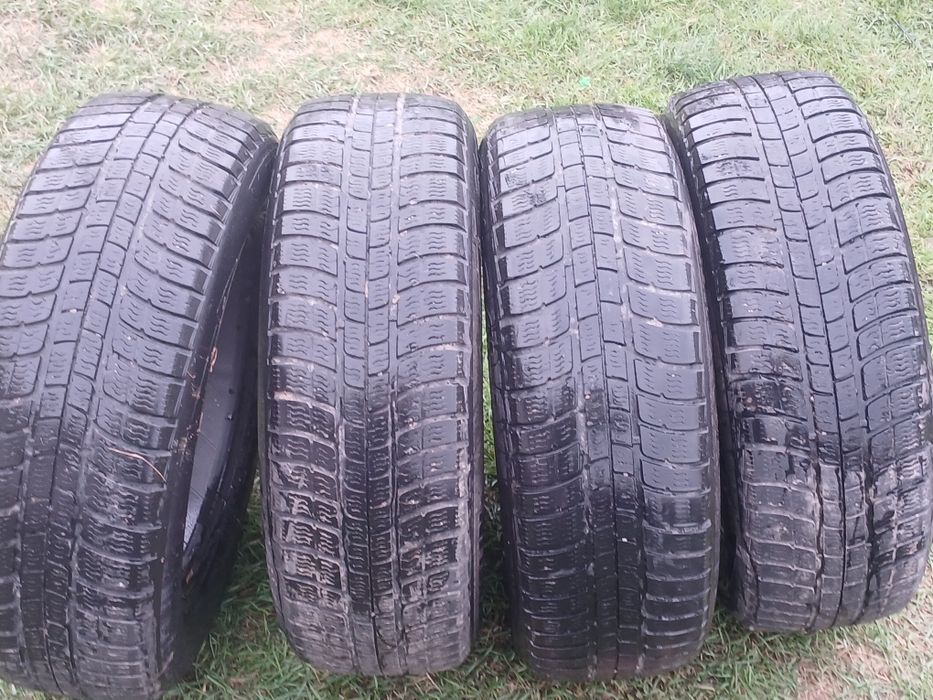 Vind cauciucuri  sau schimb cu diverse