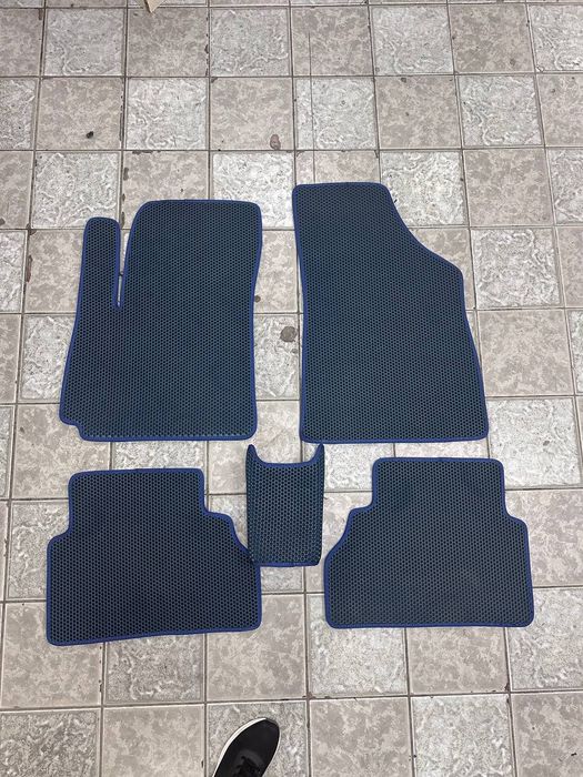 Avto kovrik avto polik /evakor /\ 7D/\Gibrit /\10D