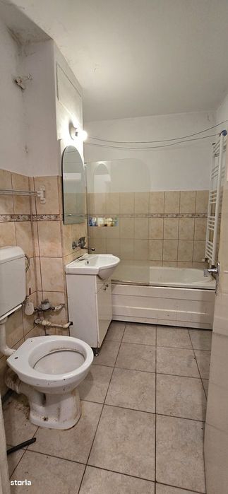 Apartament 2 camere semidecomandat Zona Far Etajul 1 Încadrat Centrala