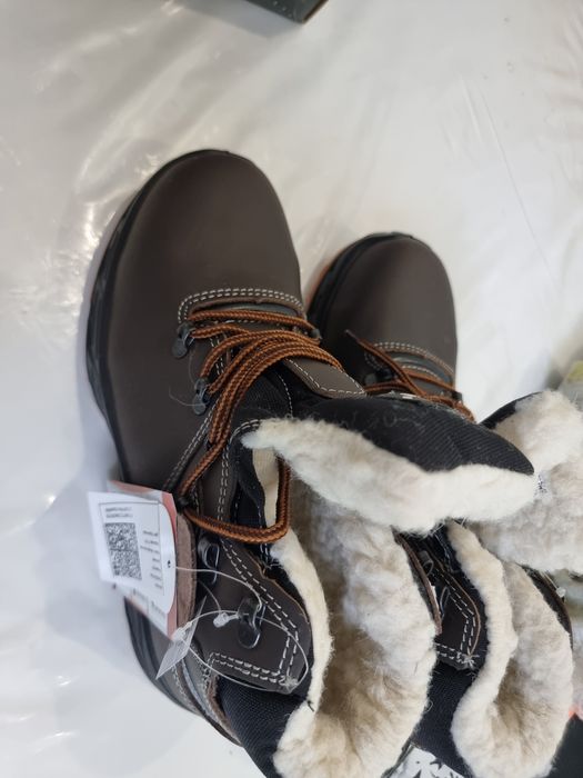 Продам спецобувь зимняя