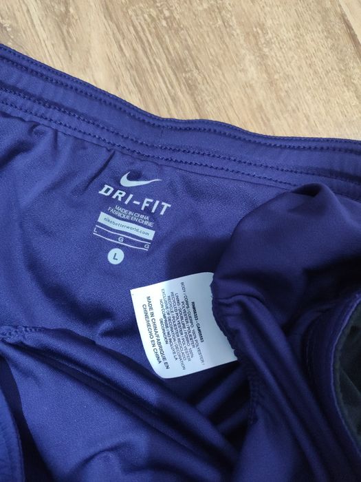 Pantaloni scurți de damă Nike mărimea L