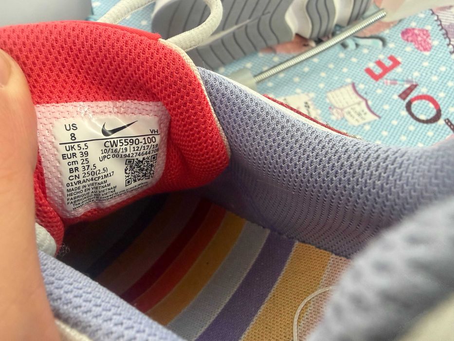 Nike Ryz 365 White Track Red''оригинални маратонки 39 номер