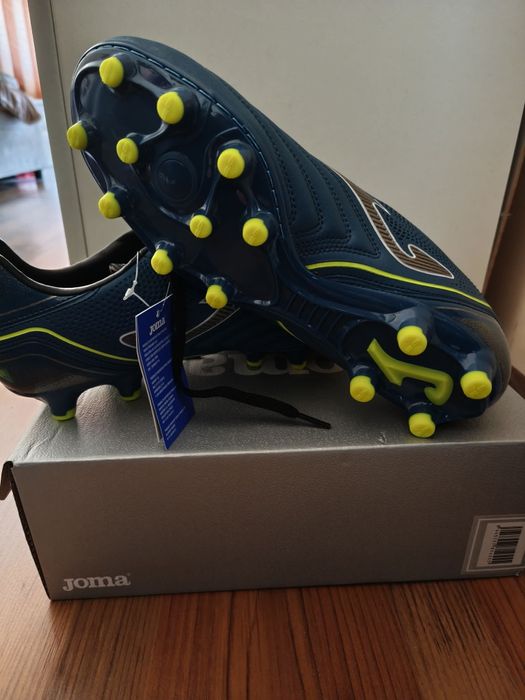Бутонки  на " JOMA"