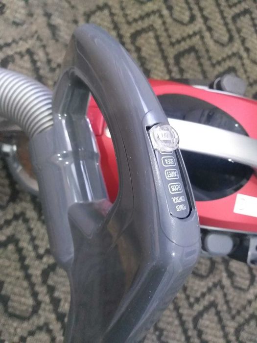 Продам пылесос LG Kompresor