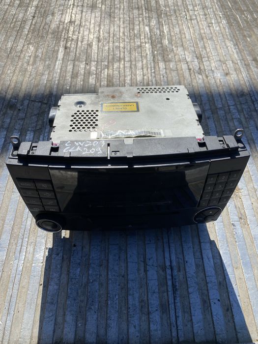 Radio CD Mercedes CLK W209 C W203 Pret 300 lei