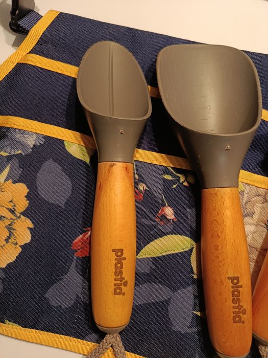 Сумка садовая с инструментами.