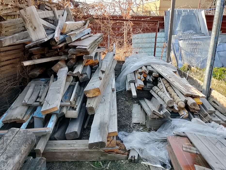Доски/дрова/шпалы