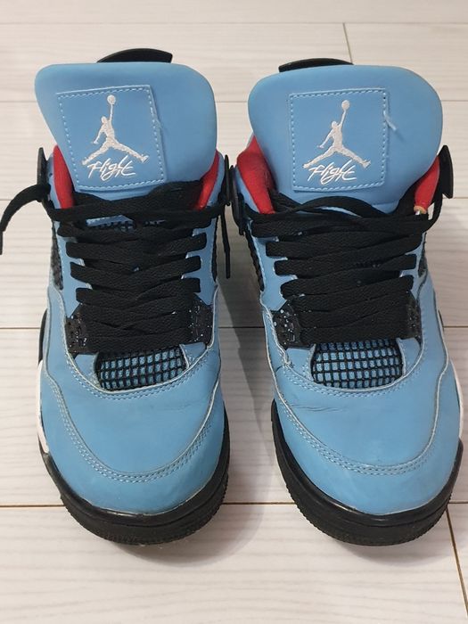 Adidasi Nike Jordan