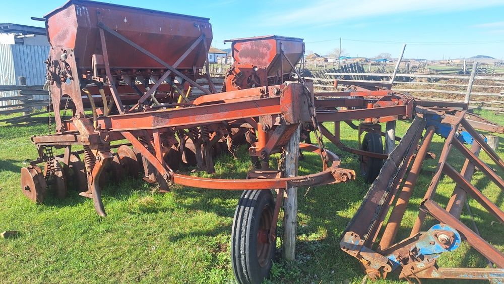 Продам  сеялку пара