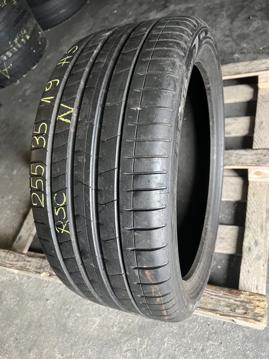1 anvelopa de vara 255/35/19 Pirelli Runflat!